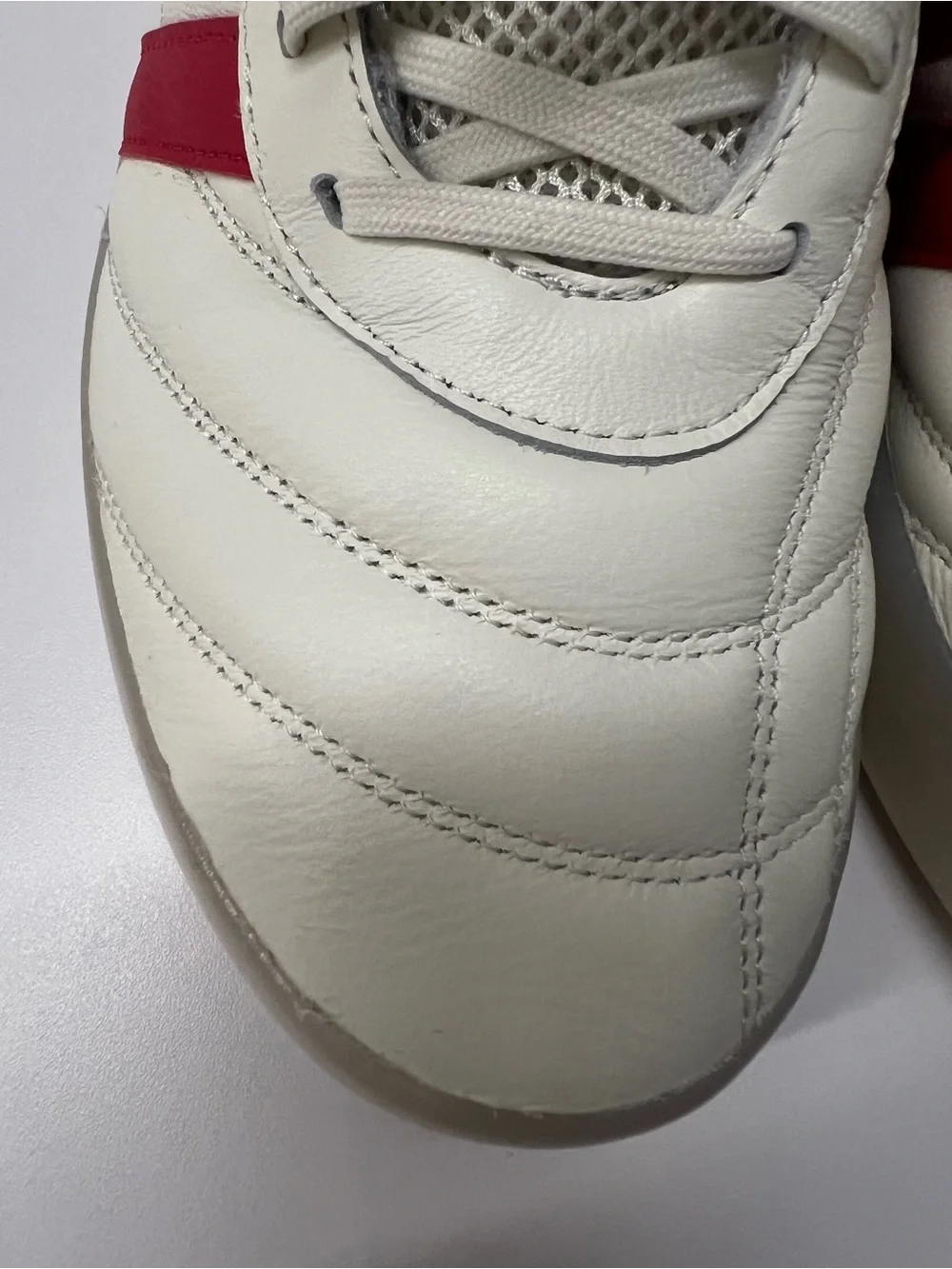 adidas Men’s White & Red Barreda Mundial, size 11